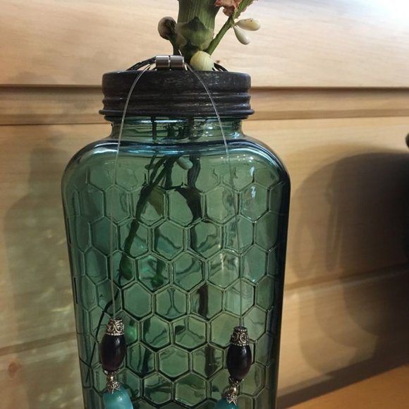 Floating Necklace with Magnetic Closure 5/$25 - Picture 2 of 2